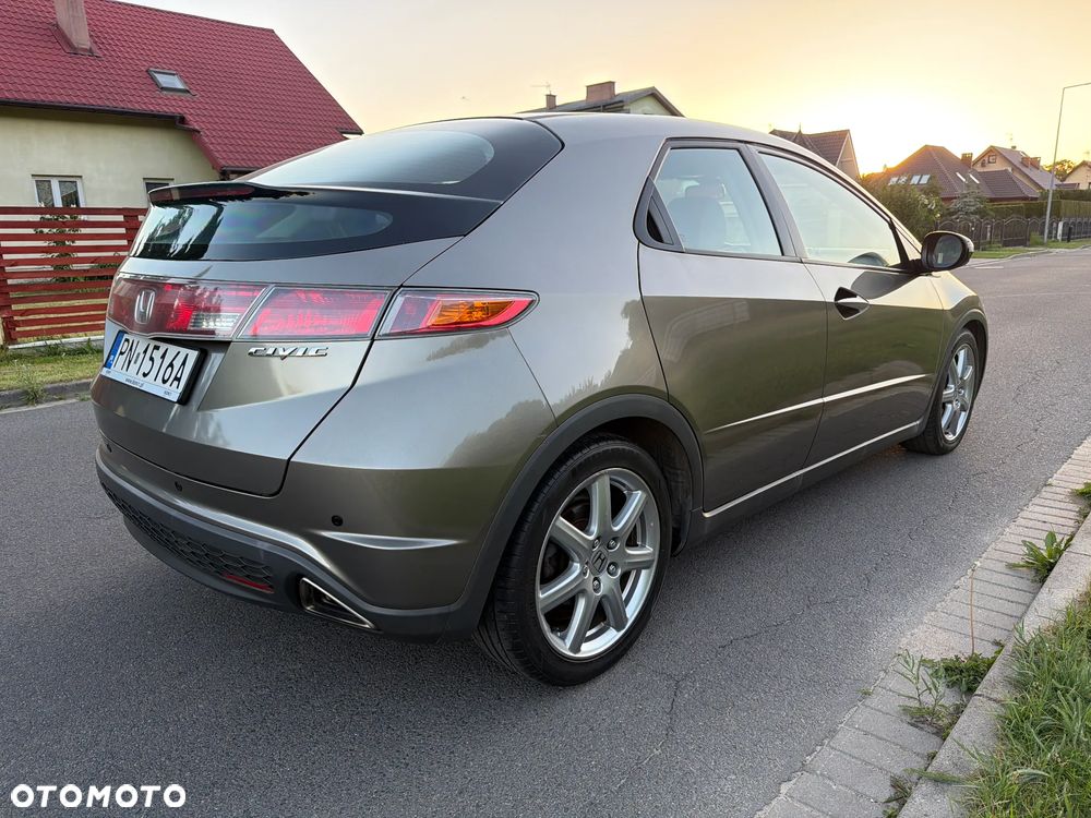 Honda Civic 1.8i-VTEC 50 Jahre Edition - 3