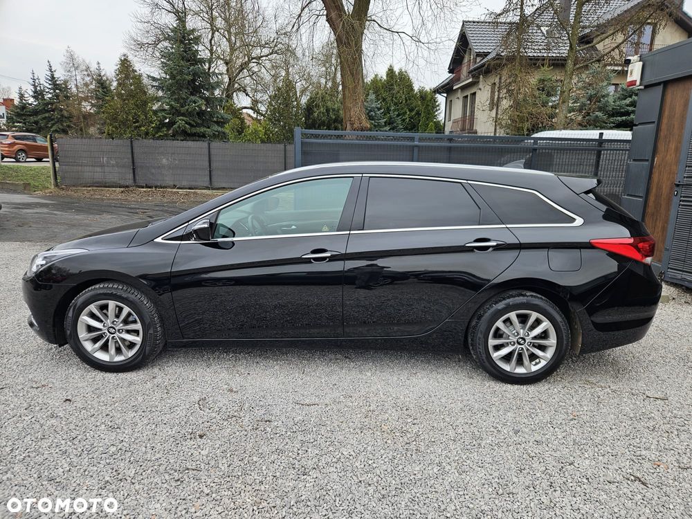 Hyundai i40 Kombi blue 1.6 Trend - 6