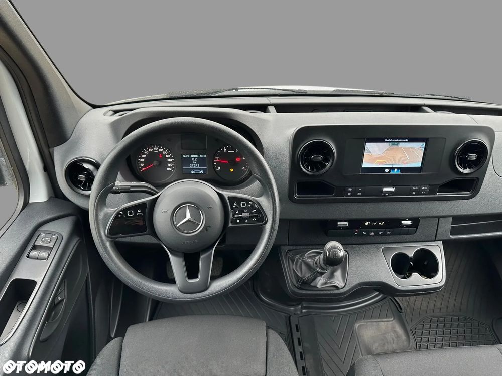 Mercedes-Benz Sprinter - 7