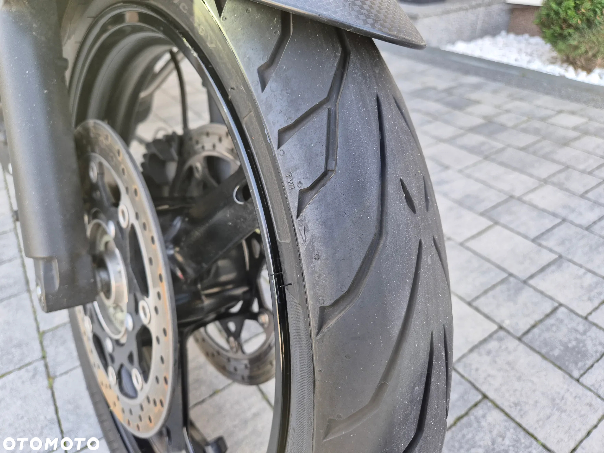 Suzuki V-STROM - 16