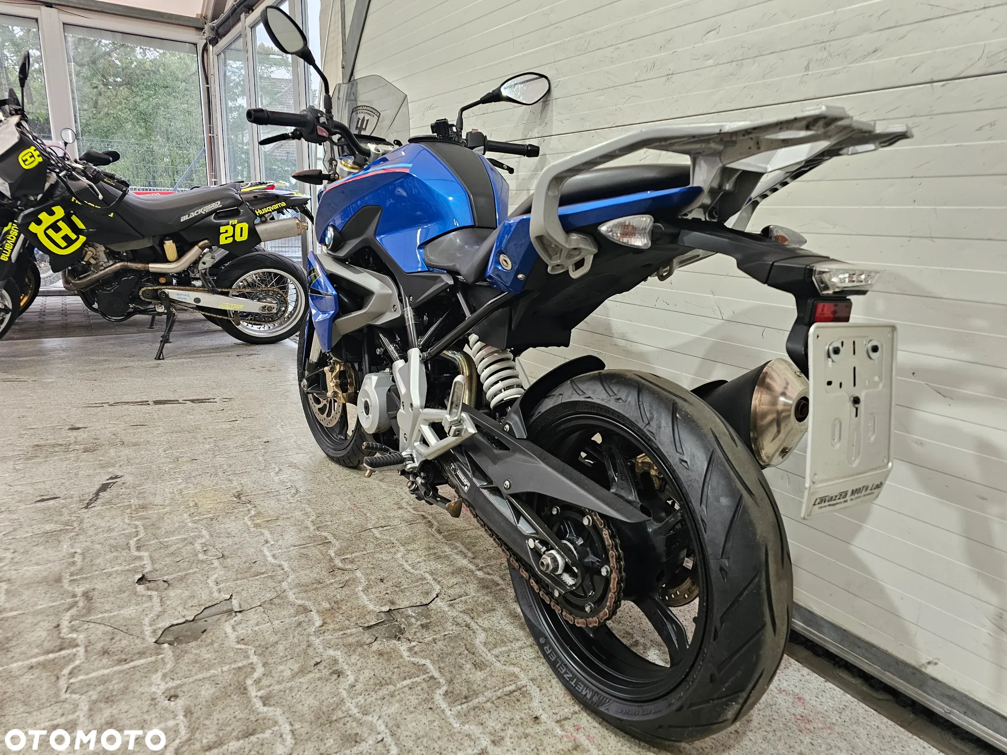 BMW G - 7