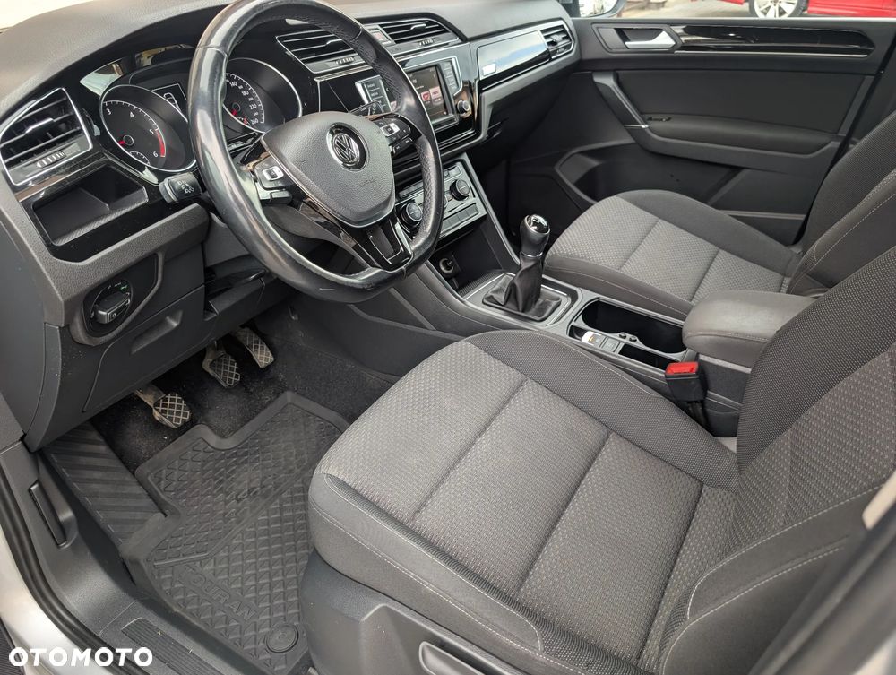Volkswagen Touran 1.6 TDI BMT Comfortline - 17