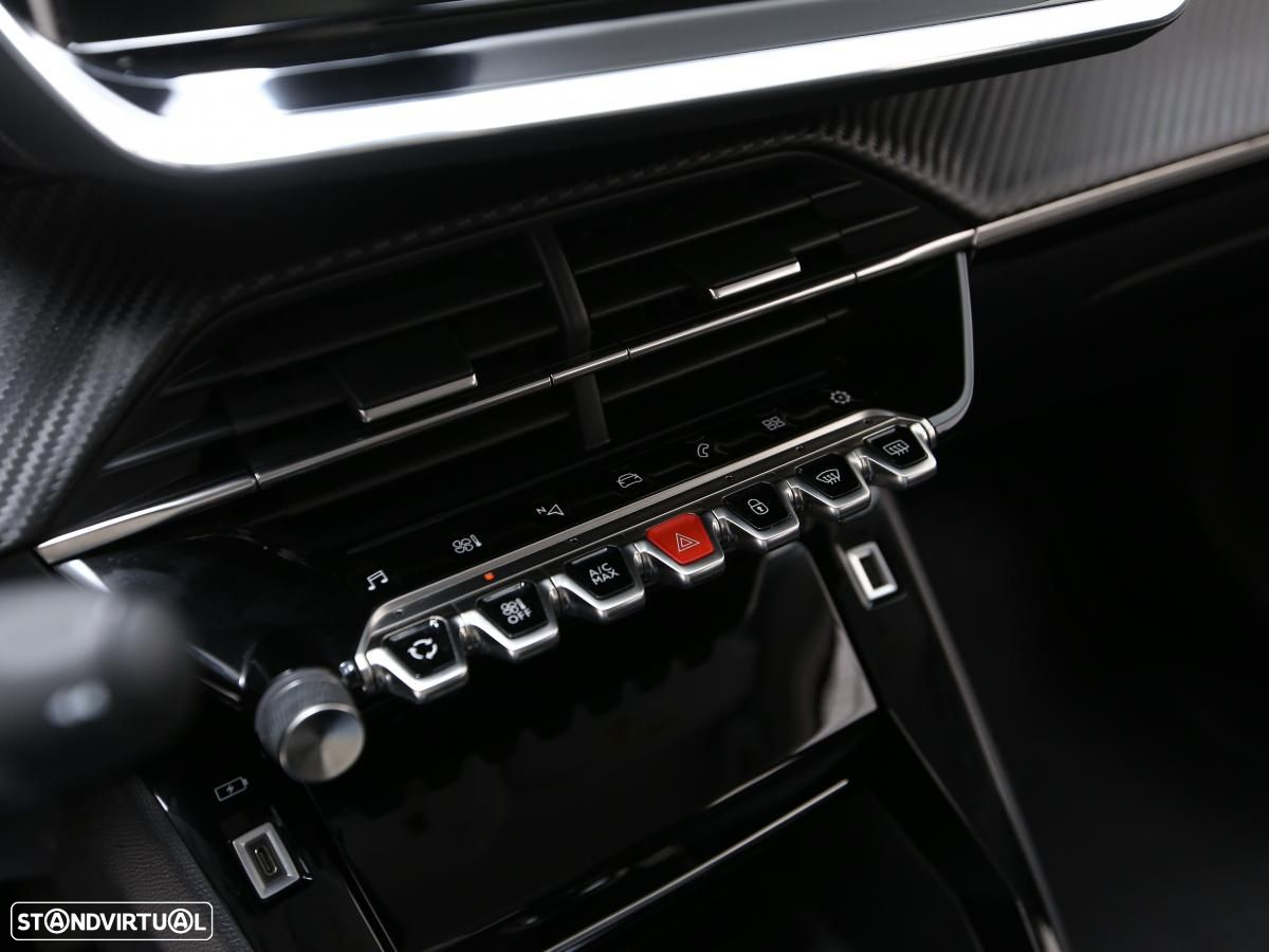 Peugeot 2008 1.5 BlueHDi Allure EAT8 - 17