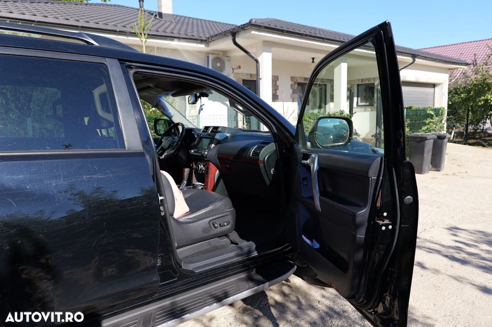 Toyota Land Cruiser - 7