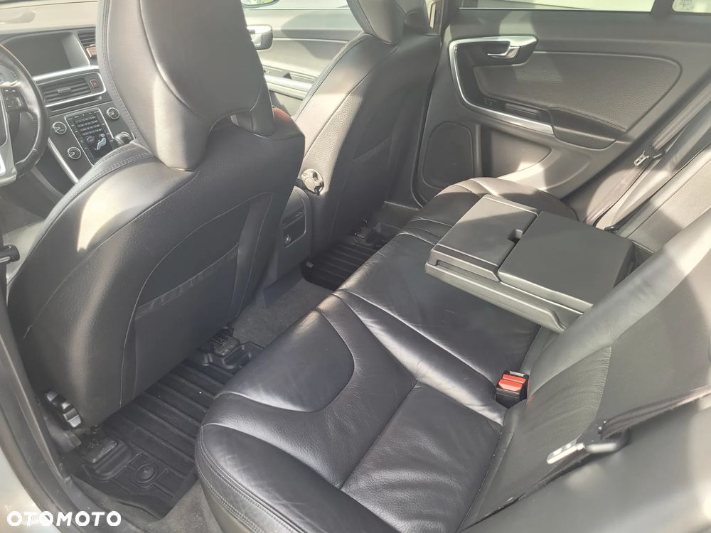 Volvo V60 D3 Momentum - 10