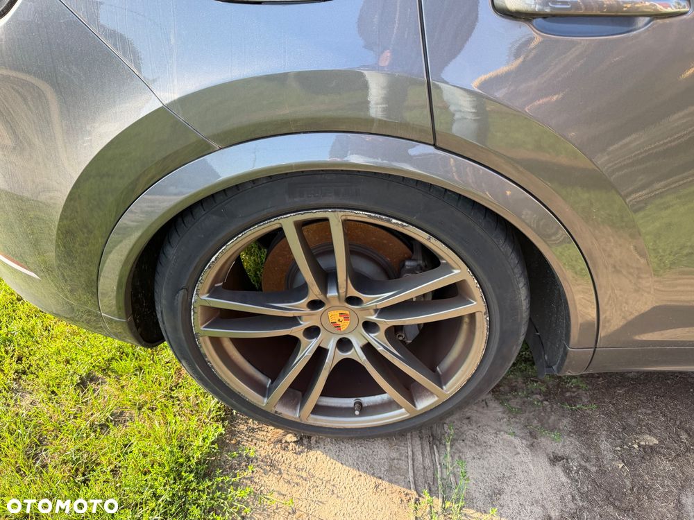 Porsche Cayenne - 24