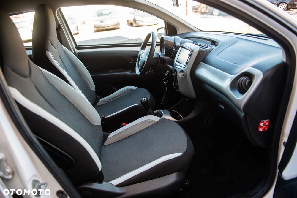 Toyota Aygo x-play Eco - 27