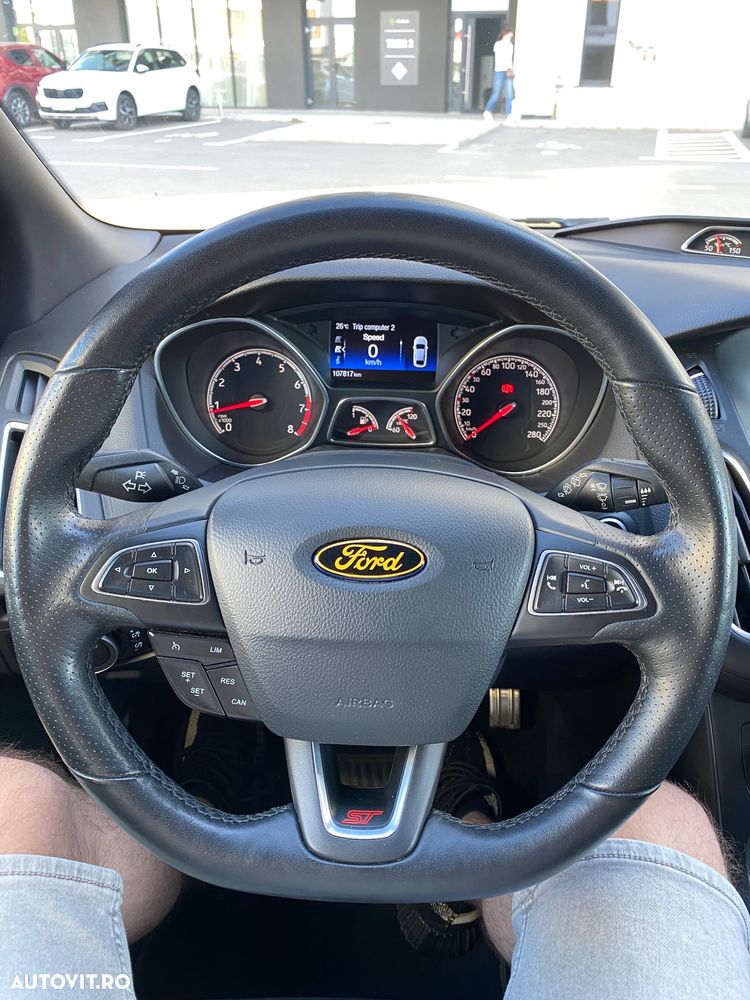 Ford Focus 2.0 EcoBoost ST - 12