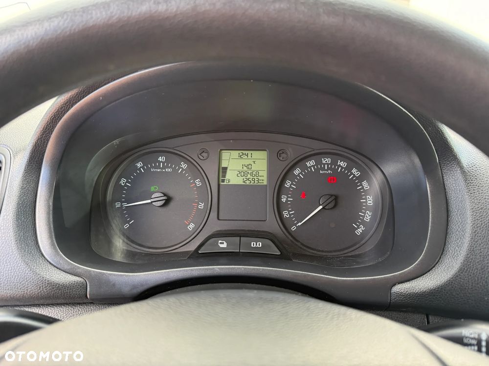 Skoda Fabia 1.2 HTP FAMILY - 12