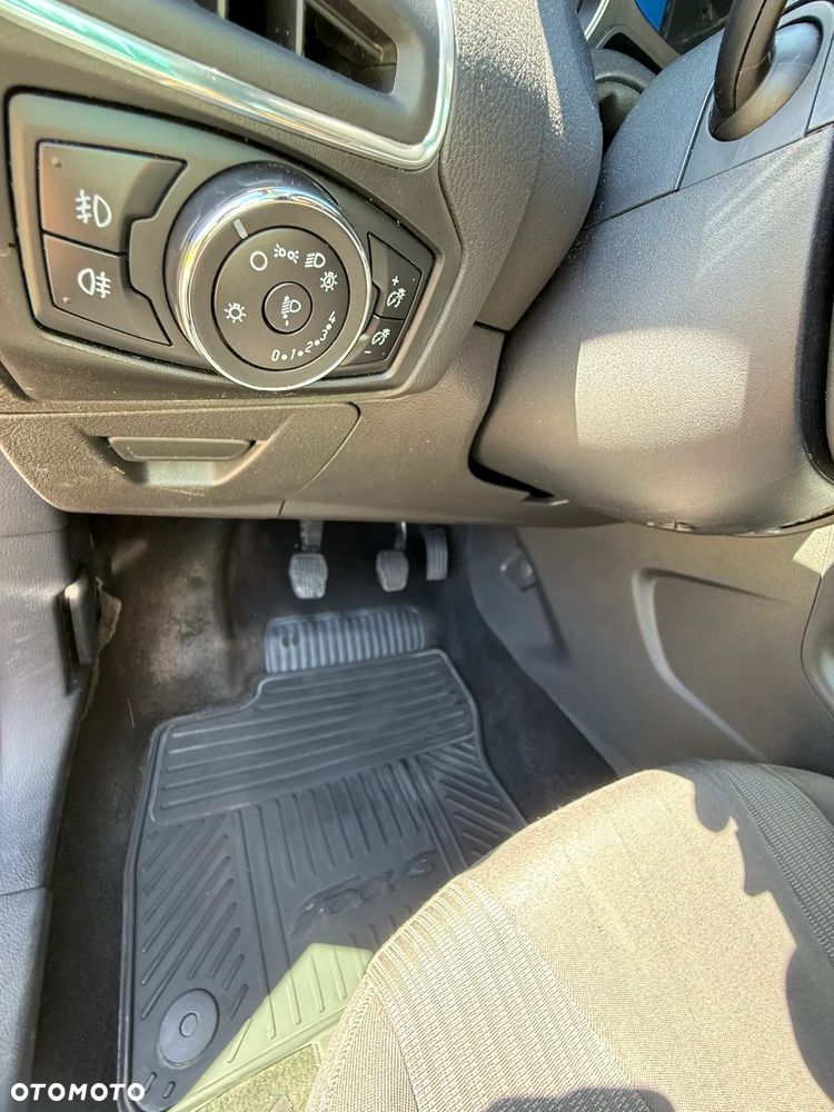 Ford Focus 1.6 EcoBoost Edition - 21