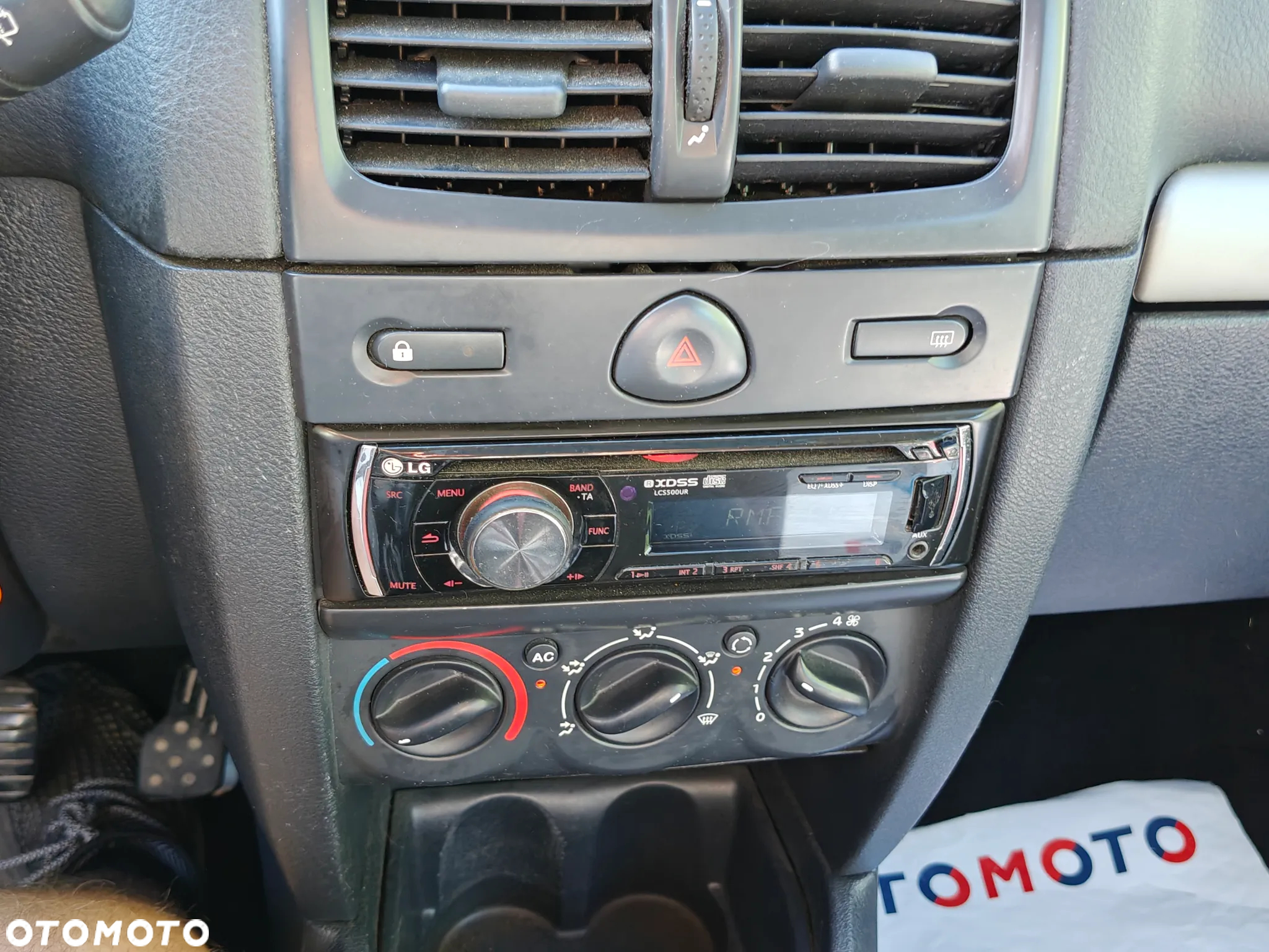 Renault Clio 1.5 dCi Campus - 23