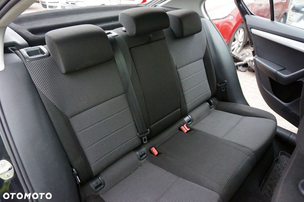SKODA OCTAVIA III 5E3 LB LIFTBACK 2014 LF9R 1.6 TDI CLHA 105KM MWX CZARNY na części - 17