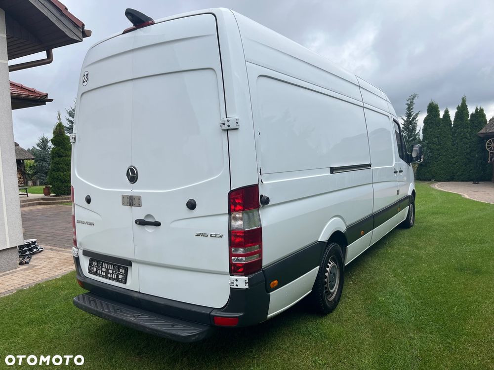 Mercedes-Benz Sprinter - 5