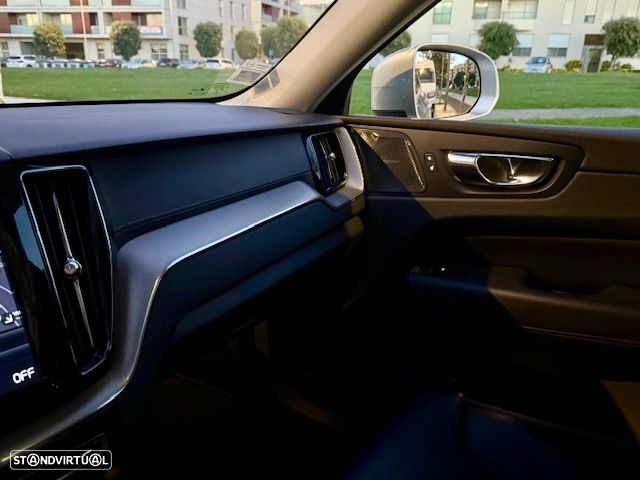 Volvo XC 60 2.0 T8 PHEV Inscription AWD - 24