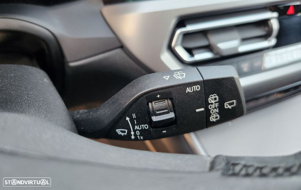 BMW 320 d Touring Aut. - 32