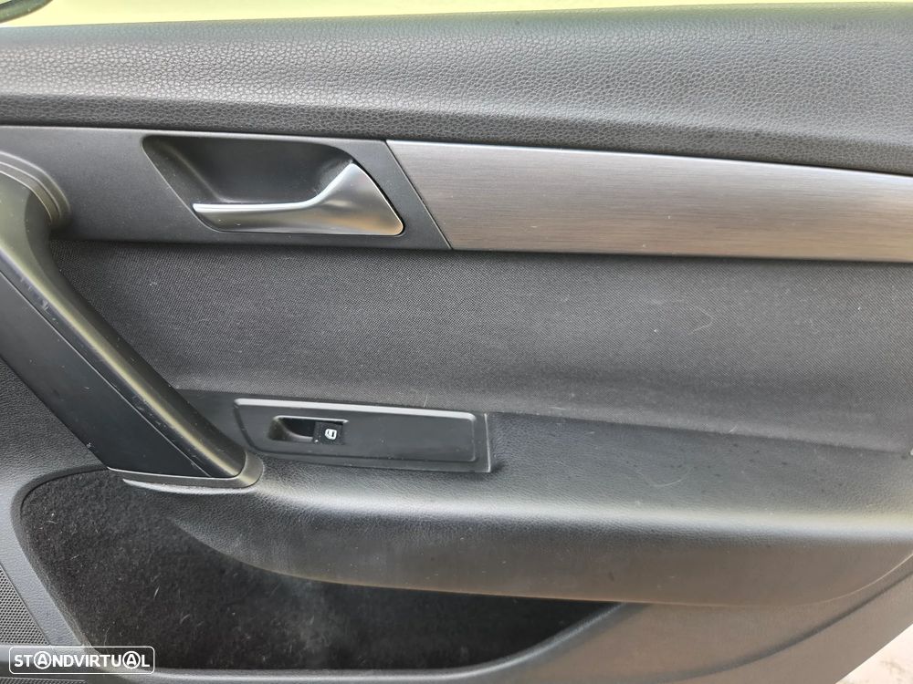 VW Passat 1.6 TDI Confortline - 16