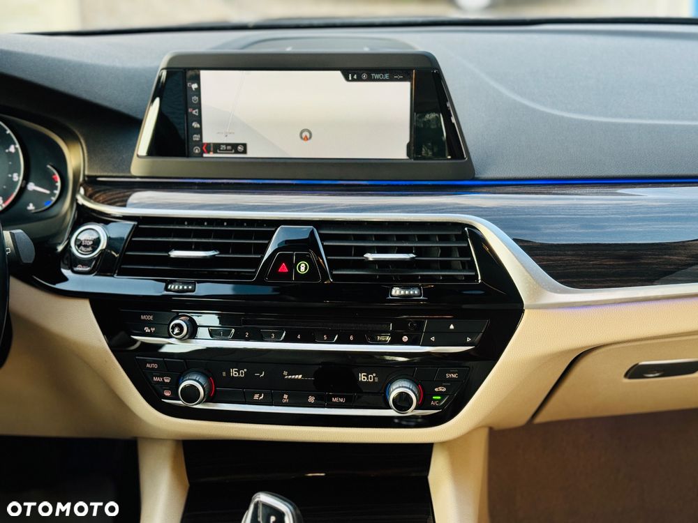BMW Seria 5 520d Luxury Line sport - 22