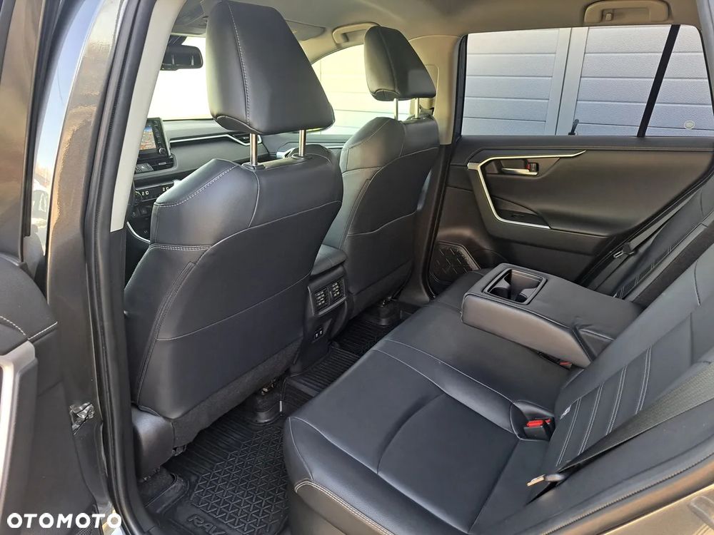 Toyota RAV4 - 9