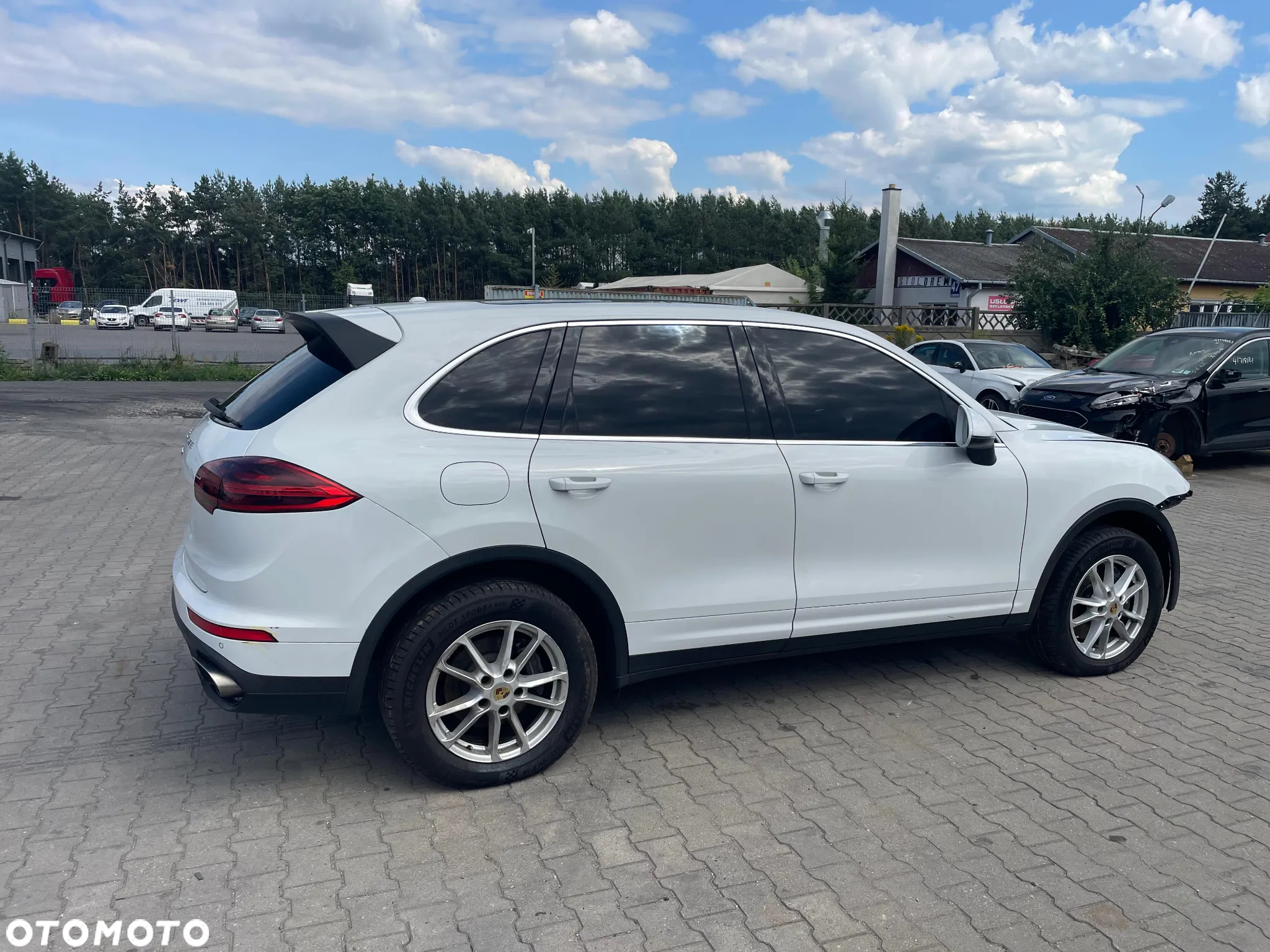 Porsche Cayenne Standard - 2