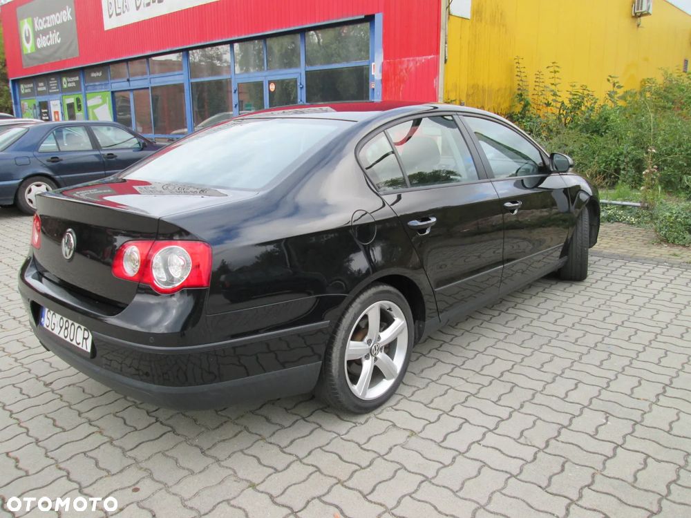 Volkswagen Passat 2.0 TDI Comfortline - 5
