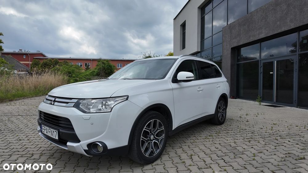 Mitsubishi Outlander 2.2 DID Instyle Navi 4WD - 5