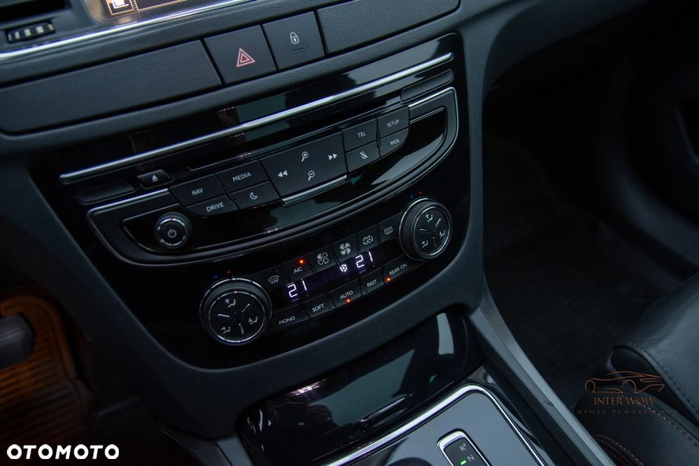 Peugeot 508 RXH Hybrid4 - 20