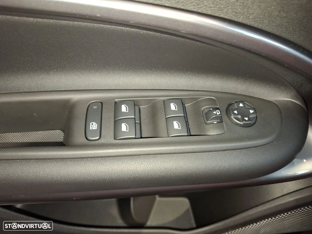 Fiat 600 1.2 Hybrid Sport - 21
