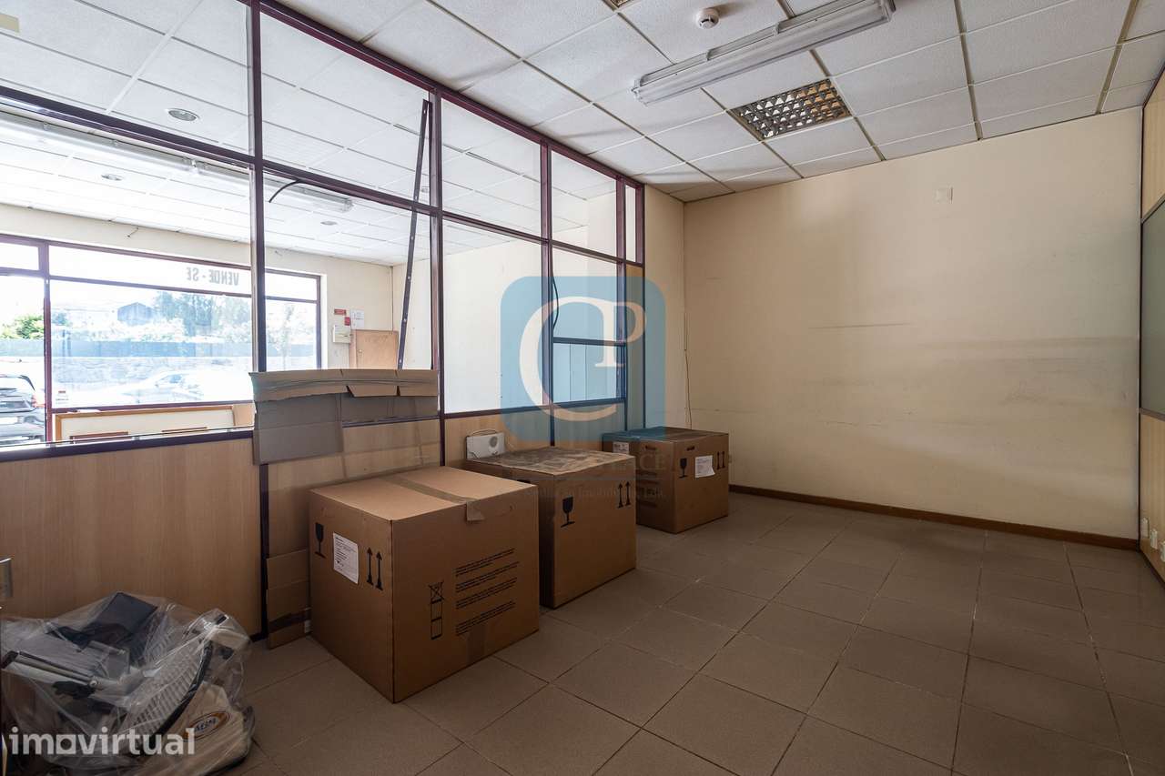 Loja Comercial em São Mamede de Infesta - Grande imagem: 2/18