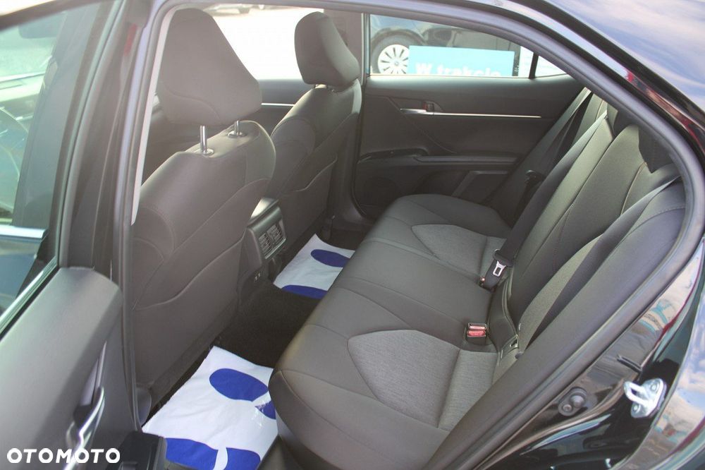 Toyota Camry - 16