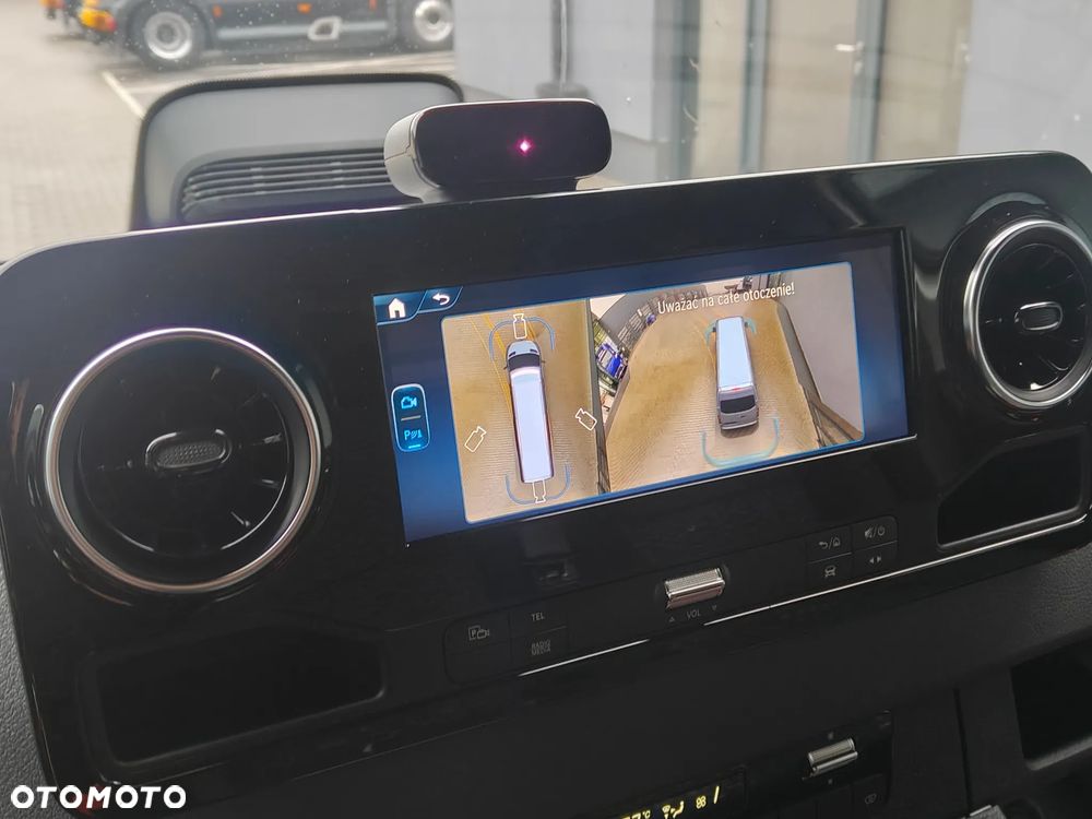 Mercedes-Benz Sprinter - 20