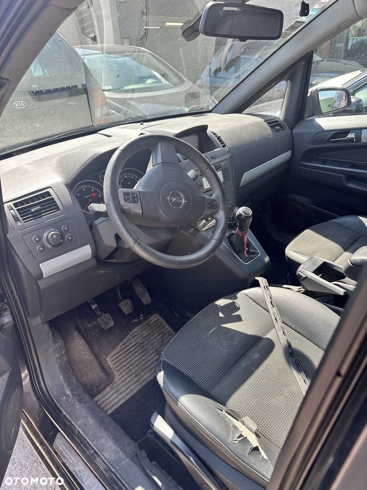 Opel ZAFIRA B 1.9 CDTI Cały Na Części - 2
