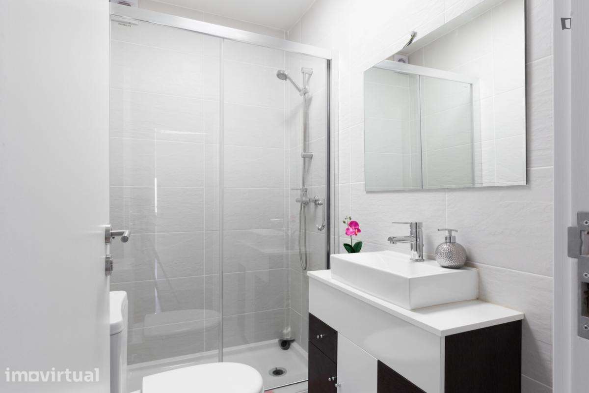 Quarto - localizado em Senhora da Hora Porto - Grande imagem: 3/20