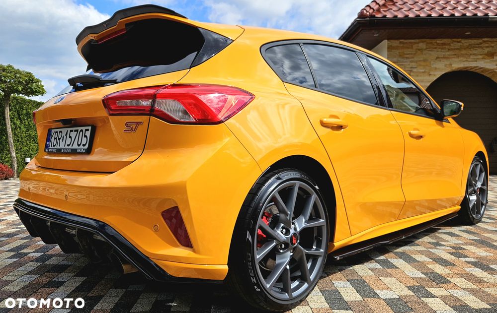 Ford Focus 2.3 EcoBoost S&S ST - 32