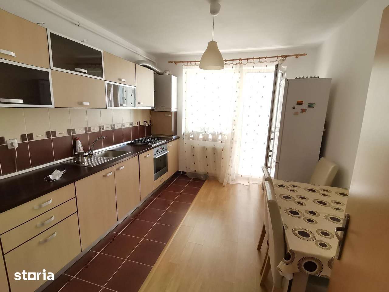 INCHIRIEZ apartament 2 camere, renovat ,zona Turnisor — fotografia 1