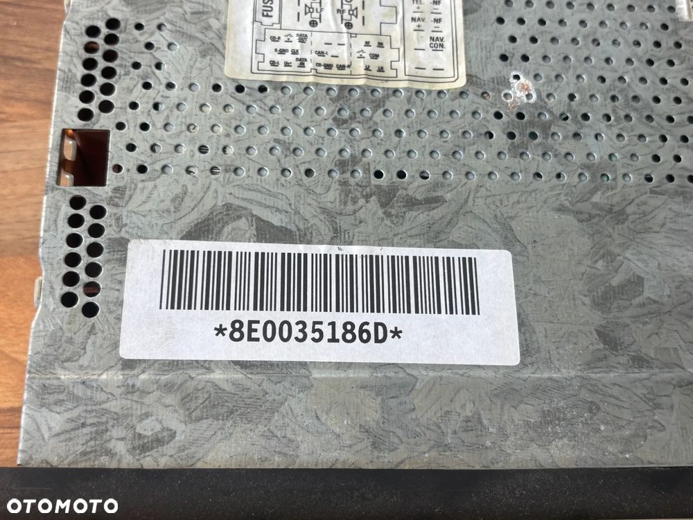 Radioodtwarzacz Audi A4 B7 8E0035186D - 2