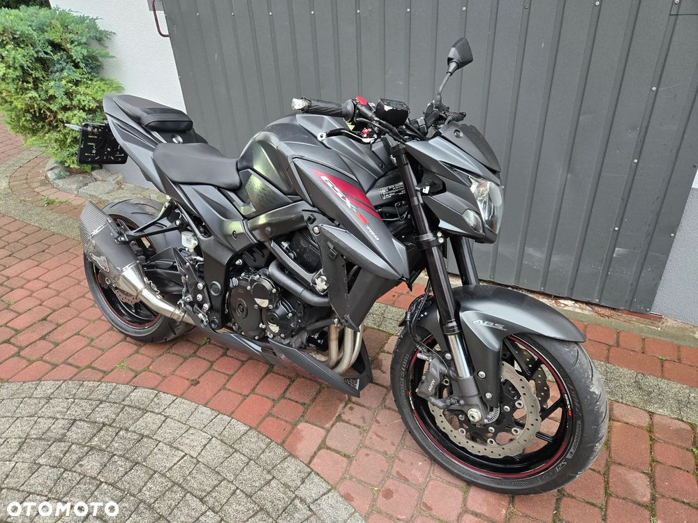 Suzuki GSX - 8