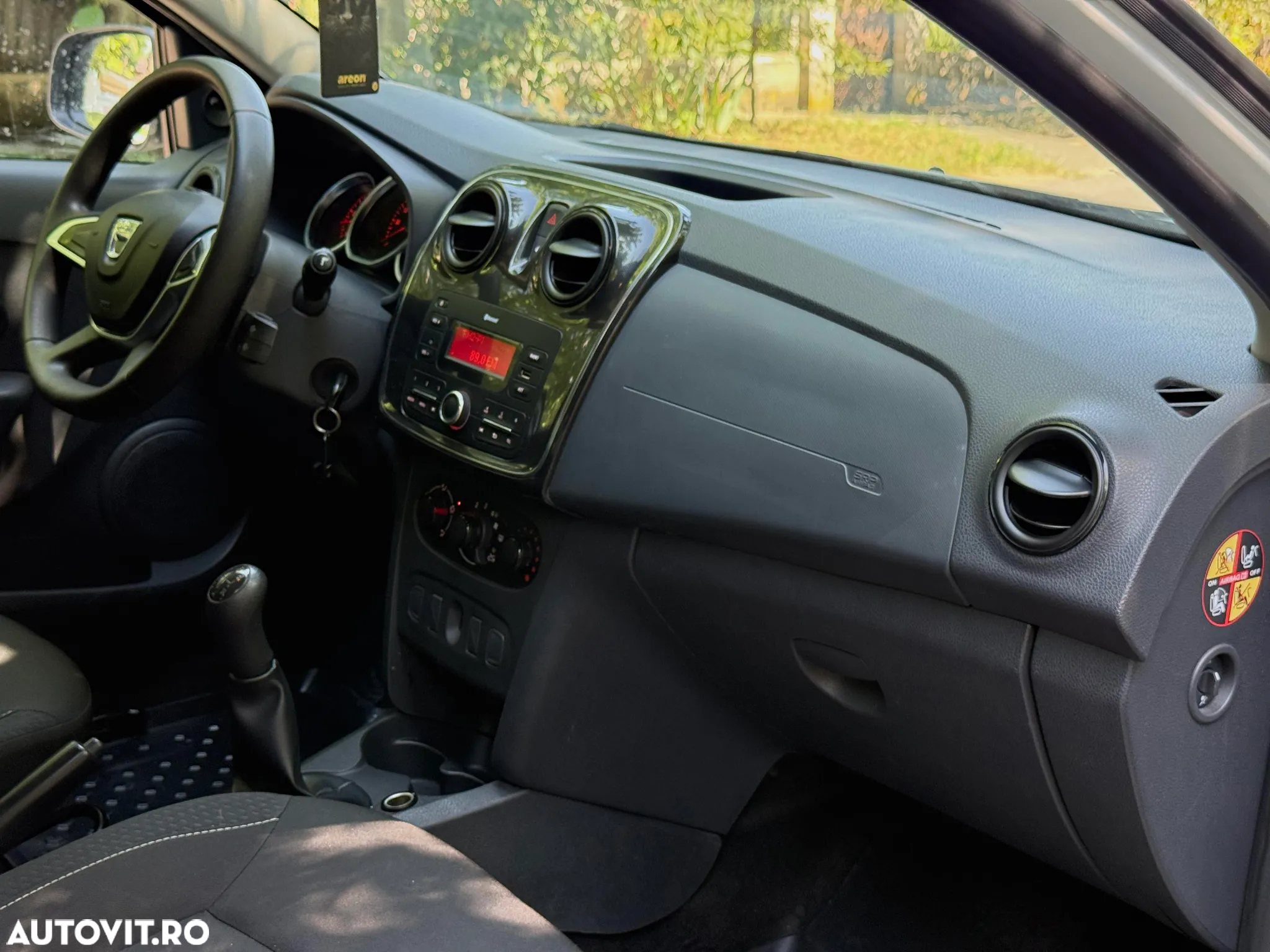 Dacia Sandero 0.9 TCe Laureate - 10