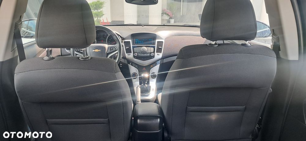 Chevrolet Cruze 1.8 LS+ - 6