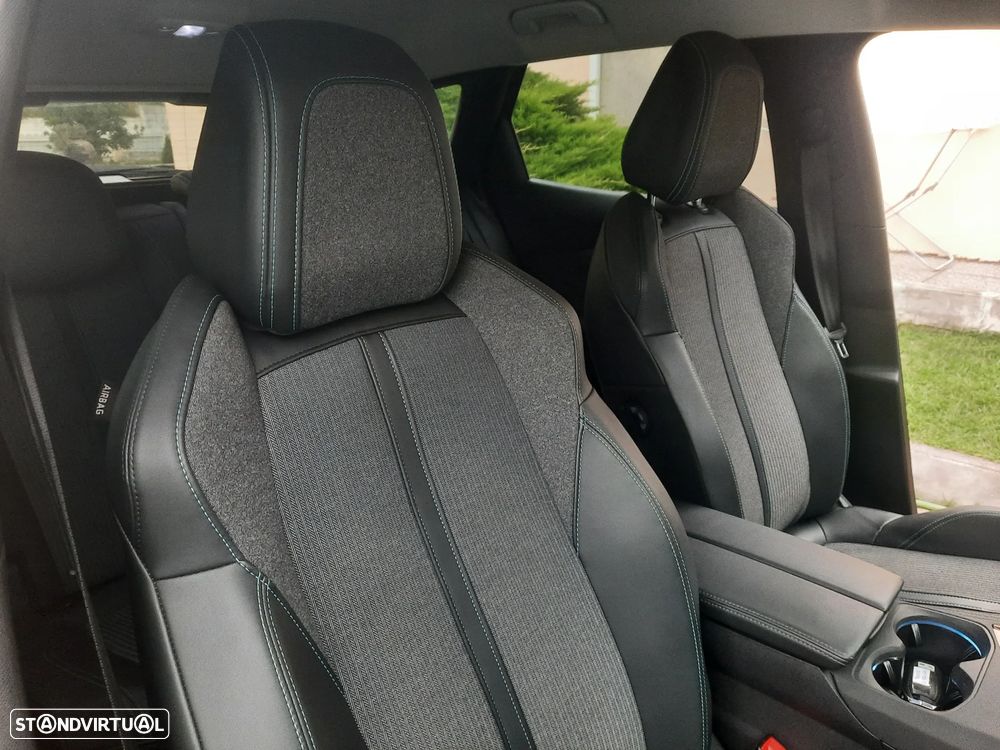 Peugeot 3008 1.6 Hybrid Allure Pack e-EAT8 - 33