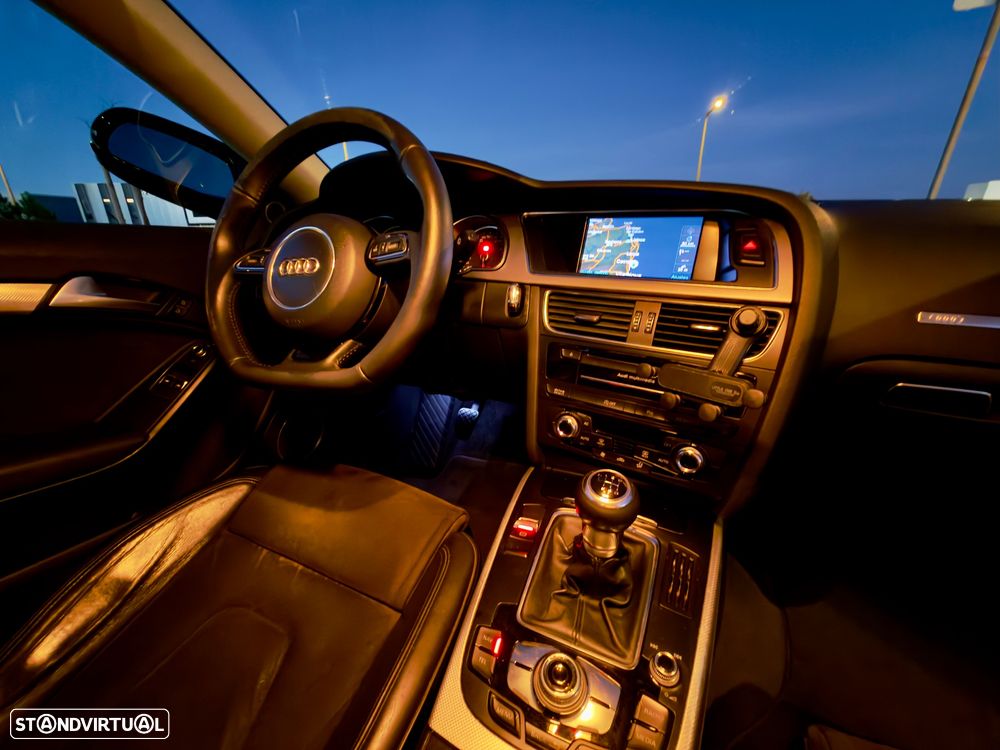 Audi A5 2.0 TDI Business Line Sport - 24