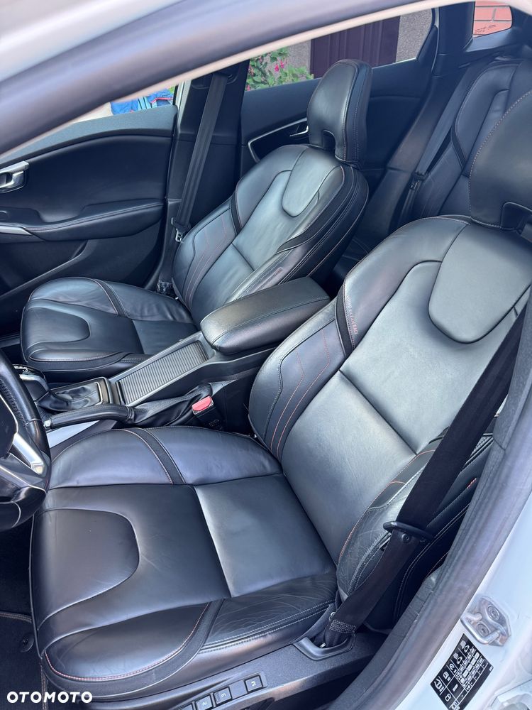 Volvo V40 D4 Geartronic Ocean Race - 24