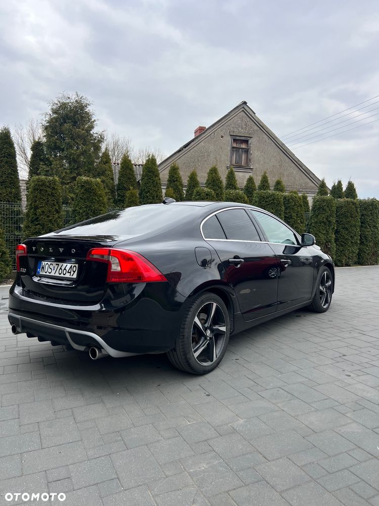 Volvo S60 D3 R-Design - 8