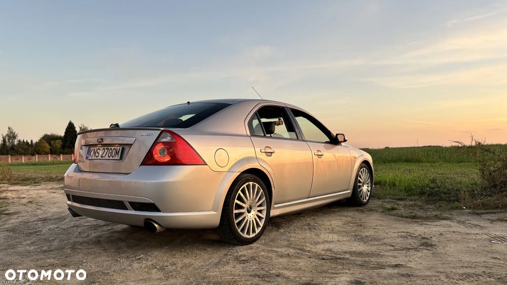 Ford Mondeo 3.0 V6 ST 220 - 37