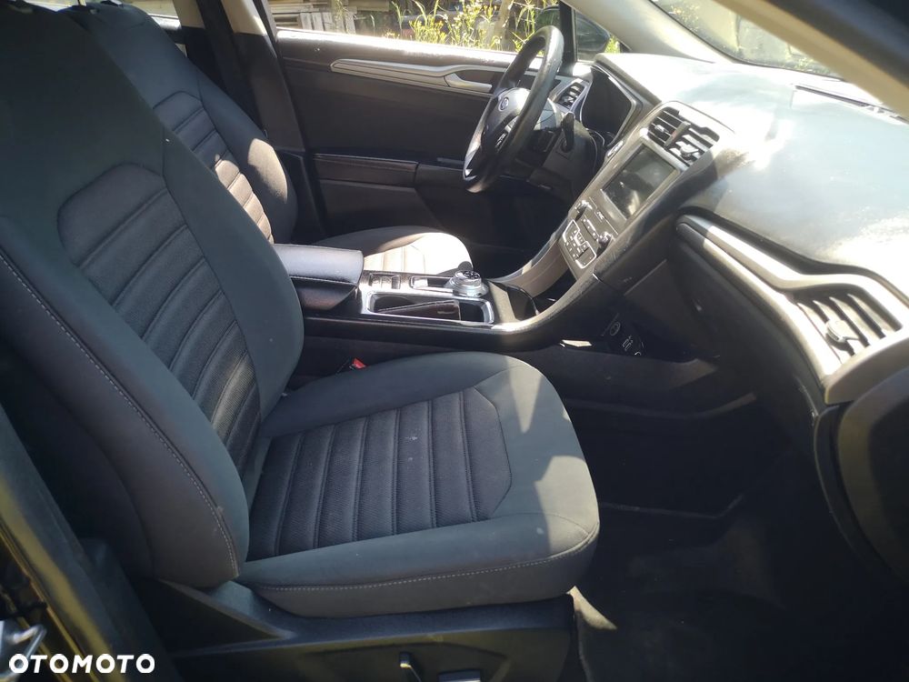 Ford Fusion - 23
