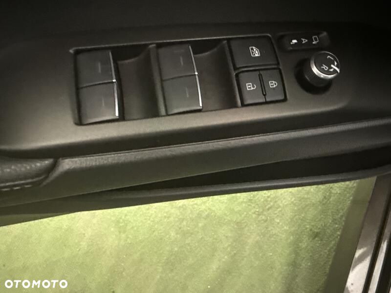 Toyota Camry 2.5 Hybrid Executive CVT - 12