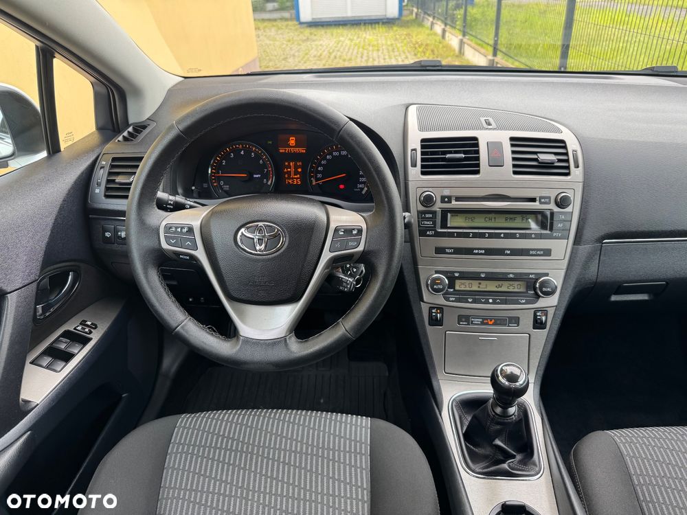 Toyota Avensis 1.8 Luna - 23