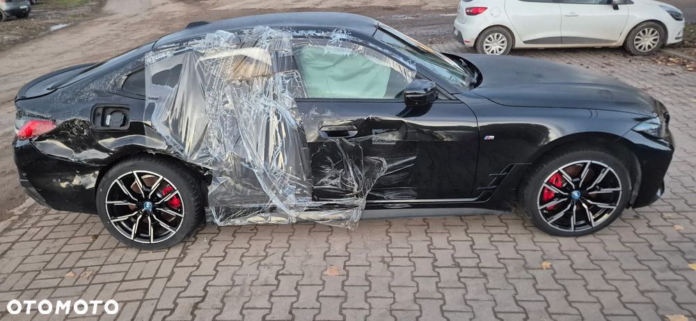 BMW i4 - 12
