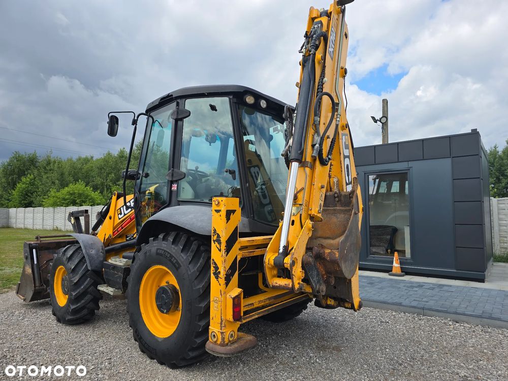JCB - 7