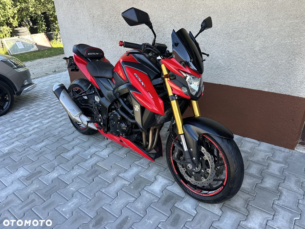 Suzuki GSX - 33