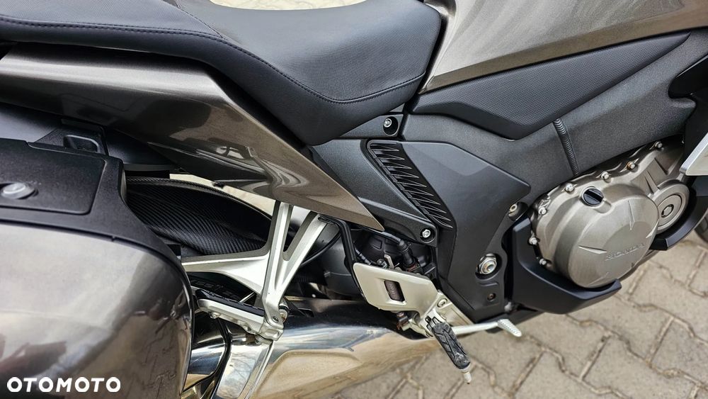 Honda VFR - 18